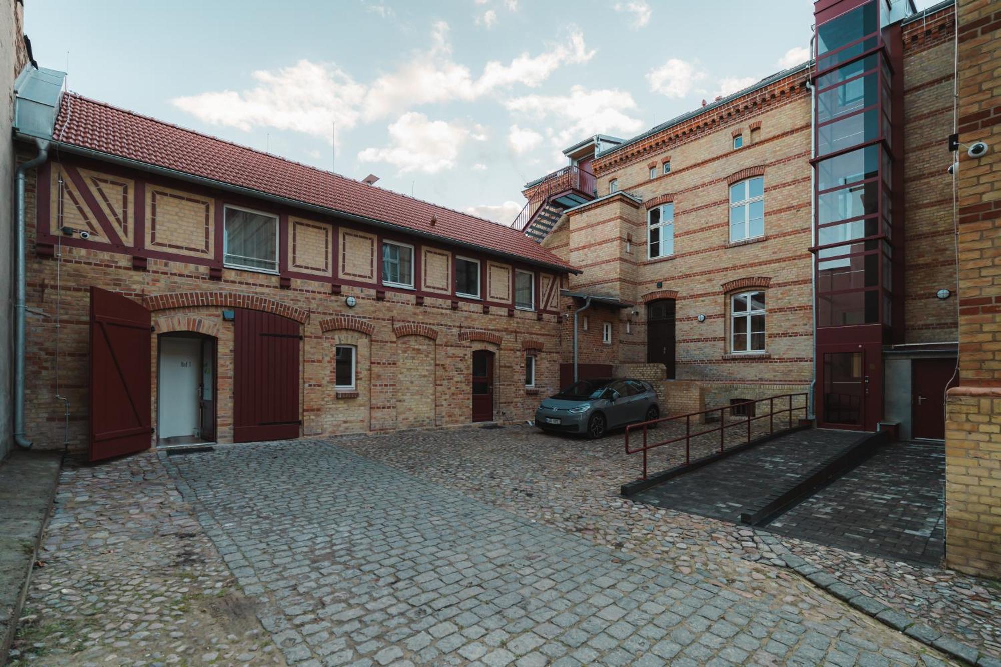 H24 Hotel Apartments Eberswalde Eksteriør billede